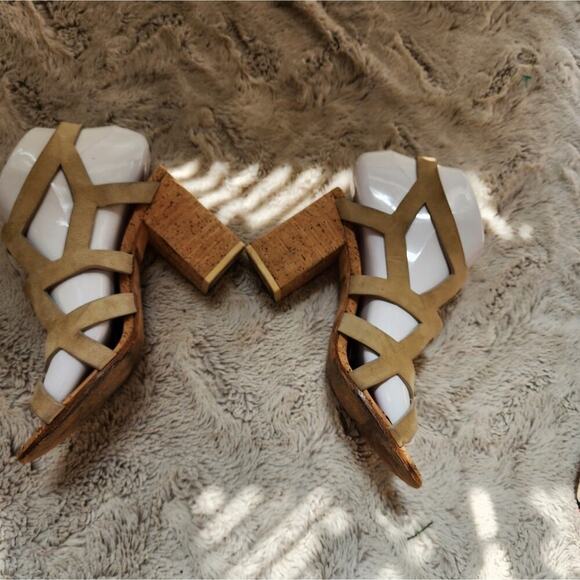 GIVENCHY STRAPPY BLOCK HEELS SIZE 37(6.5) - Picture 8 of 10